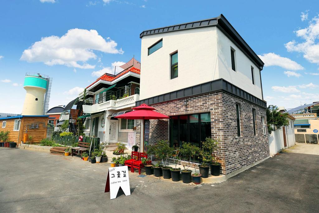 The Flower Road Guesthouse Suncheon Eksteriør billede